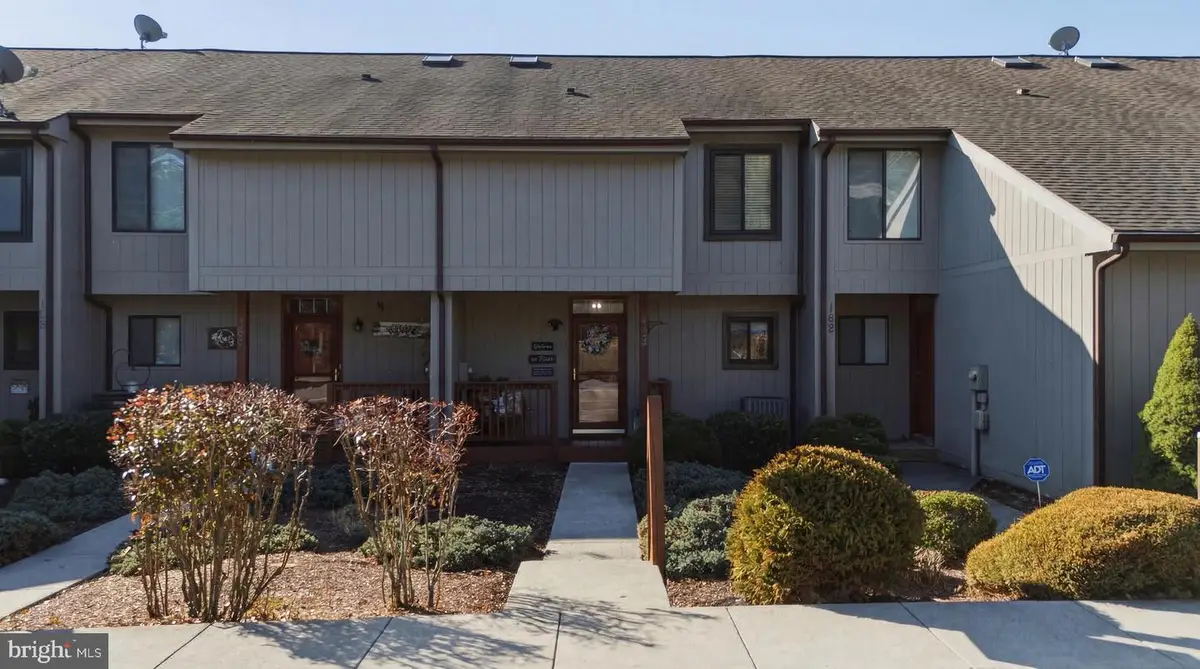 164 Fishhook Ln, Hedgesville, WV 25427 - #1