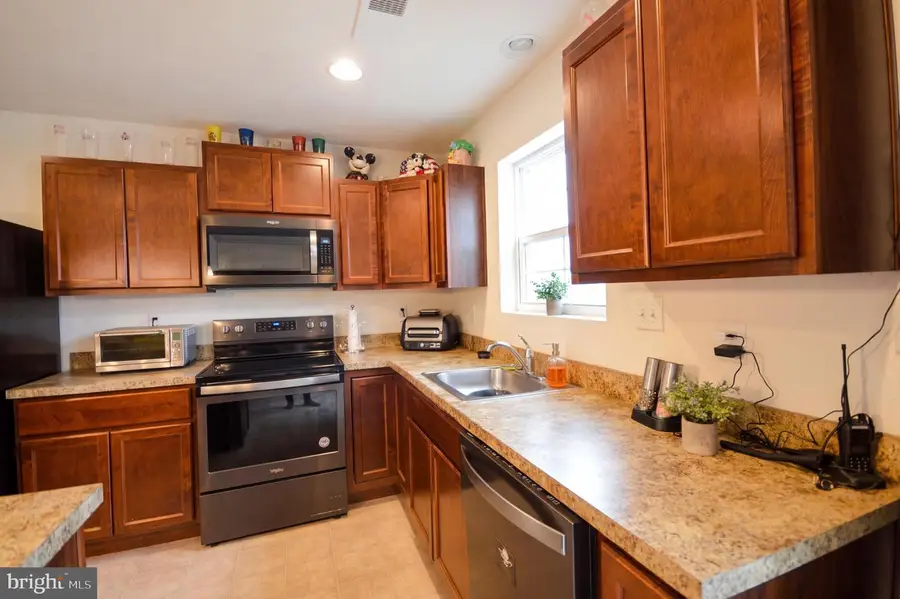 35 Faye Dr, Bunker Hill, WV 25413 - #3