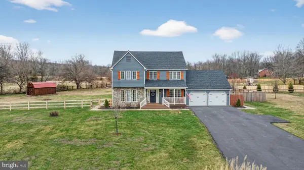 31 Fieldstone Dr, BUNKER HILL, WV 25413