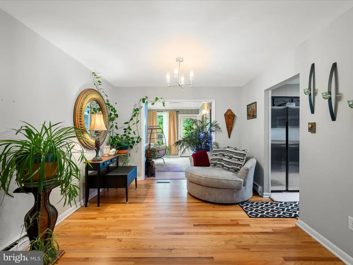 537 Ridge Rd S, Martinsburg, WV 25403 - #1