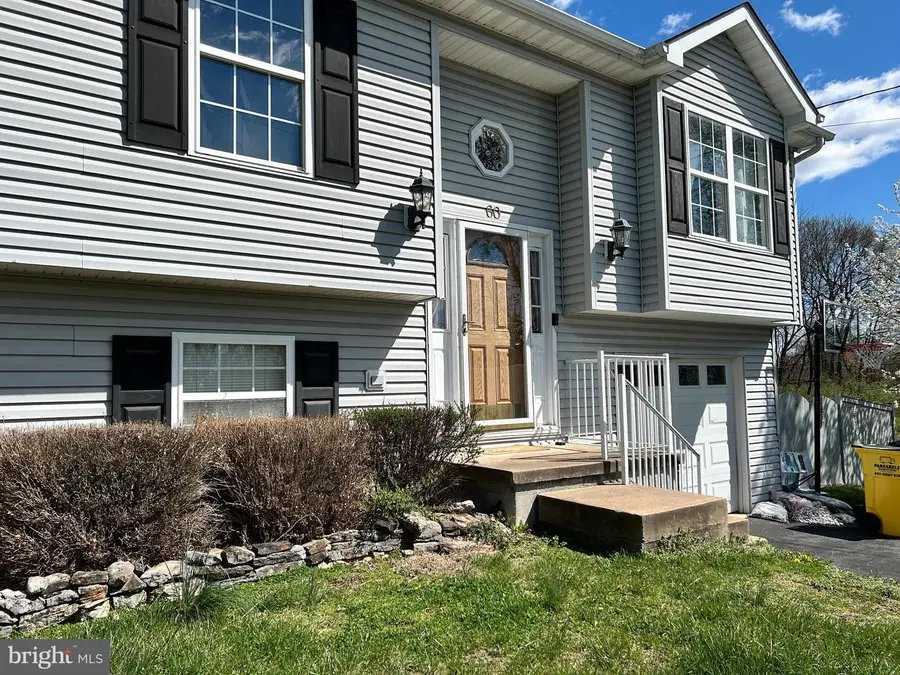 60 Wendover Dr, Bunker Hill, WV 25413 - #3