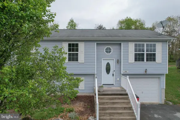 246 Freight Car Cir, BUNKER HILL, WV 25413