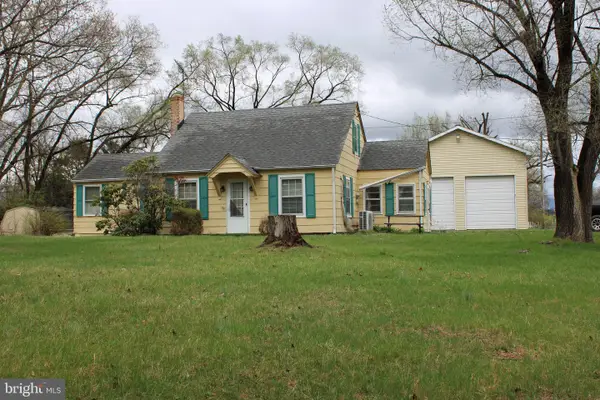 10123 Winchester Ave, BUNKER HILL, WV 25413