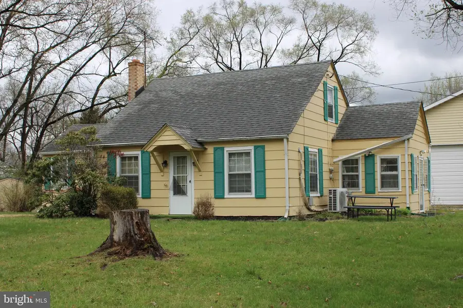 10123 Winchester Ave, Bunker Hill, WV 25413 - #2