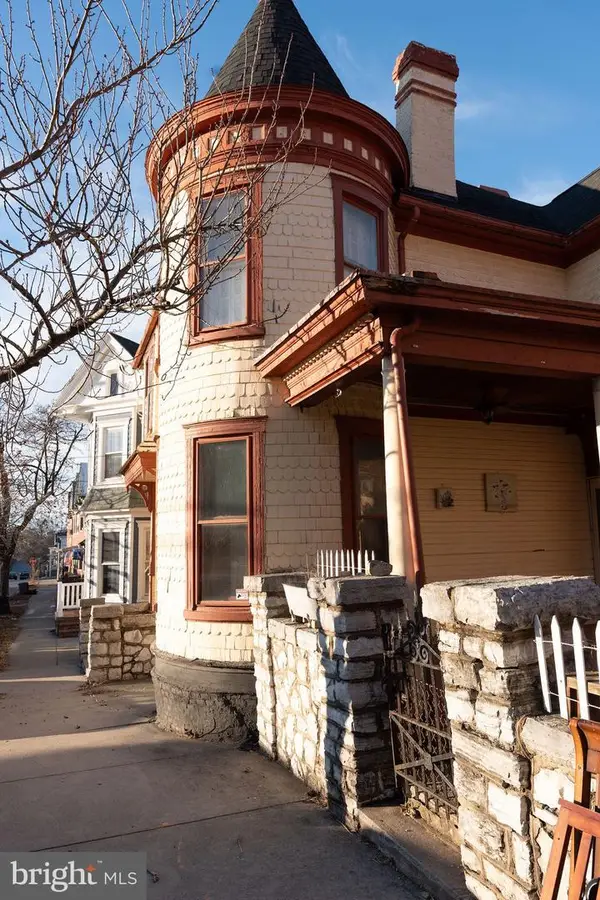 209 S Maple Ave, MARTINSBURG, WV 25401