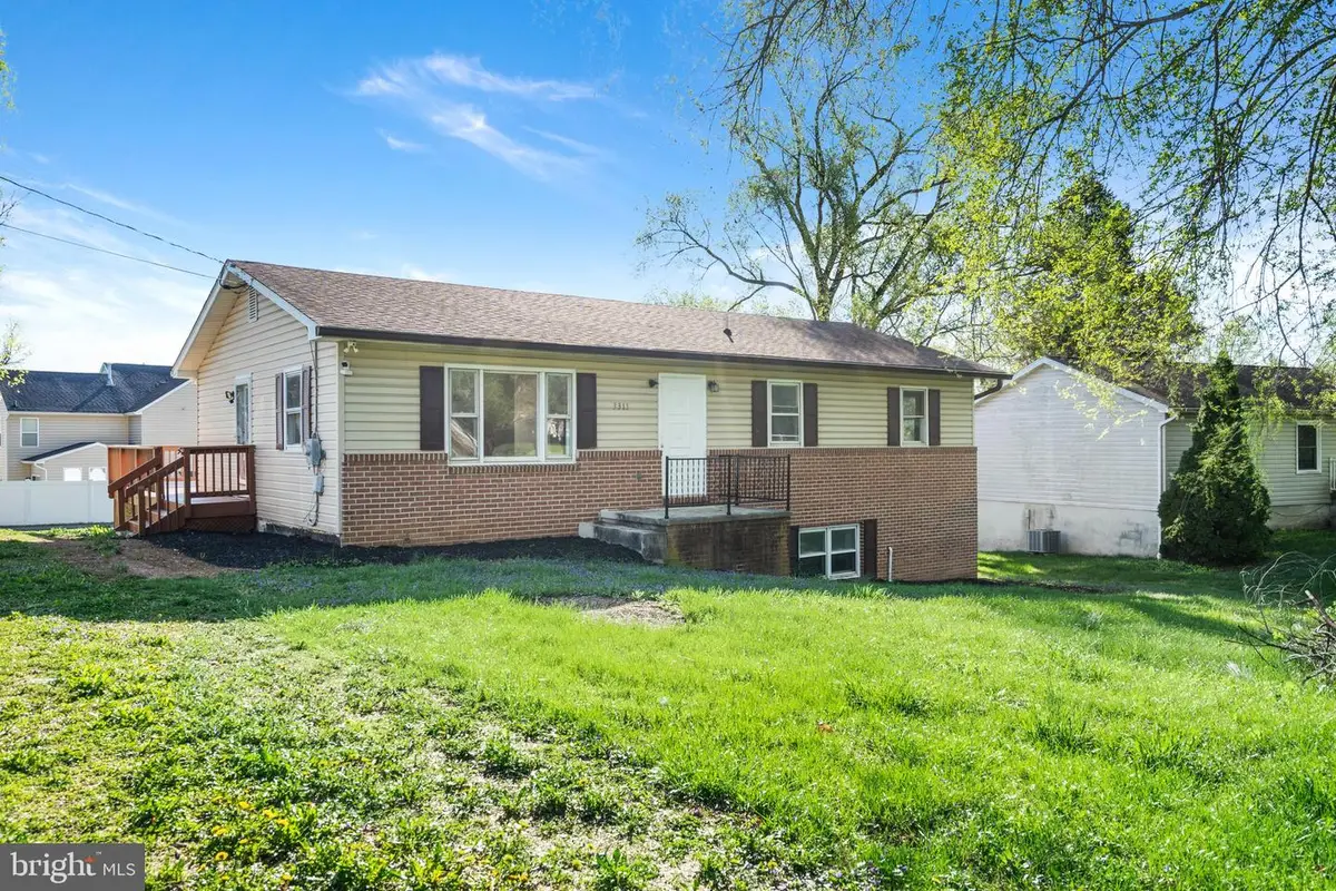3313 Charles Town Rd, Kearneysville, WV 25430 - #1
