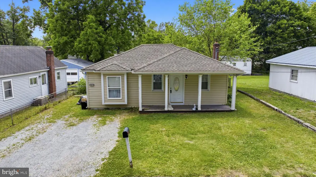 713 Wall St, Martinsburg, WV 25401 - #1
