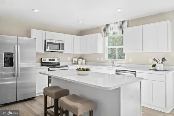 1713c Mutual Dr, INWOOD, WV 25428