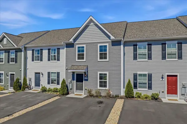 28 Gentle Breeze Dr, BUNKER HILL, WV 25413