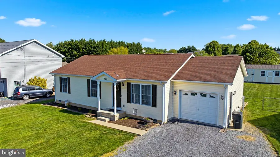 204 Sonya Ln, Bunker Hill, WV 25413 - #2