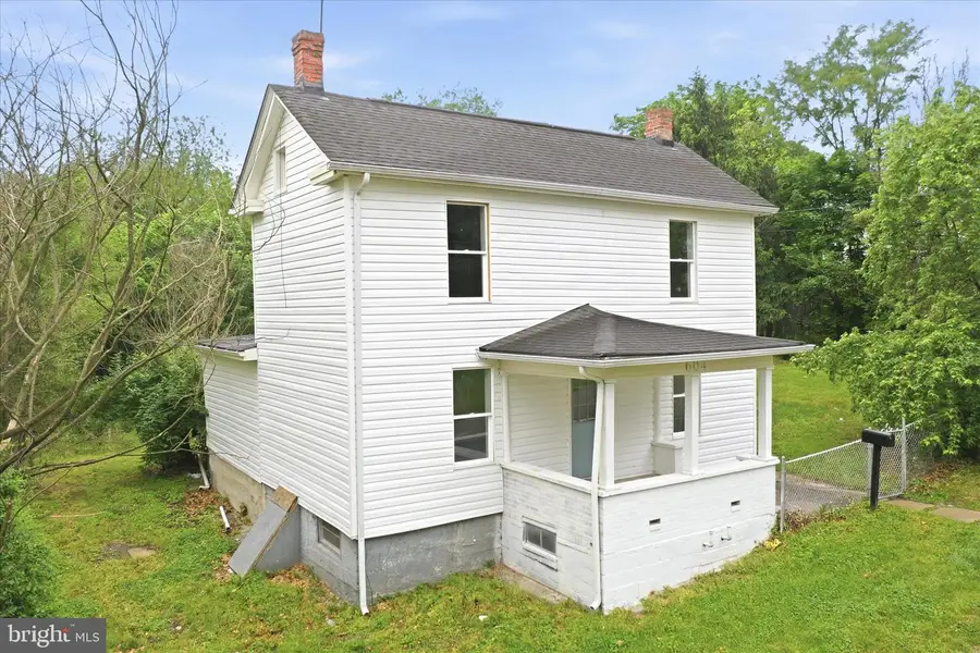 604 E Stephen St, Martinsburg, WV 25401 - #3
