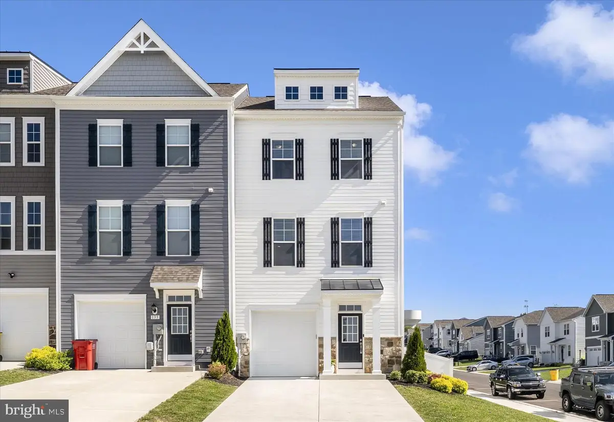 137 Mossdale Blvd, Falling Waters, WV 25419 - #1