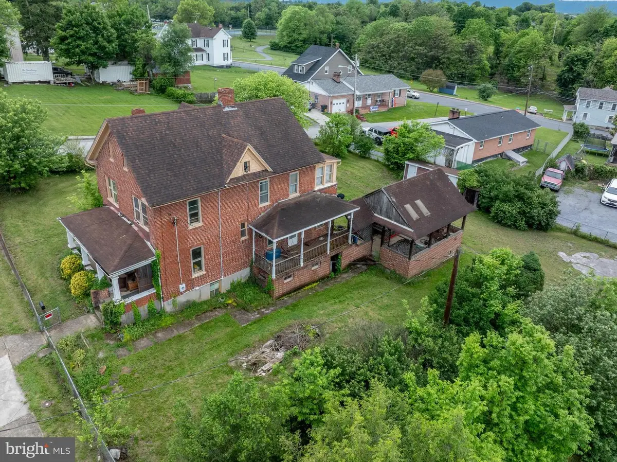 330 Oak St, Martinsburg, WV 25401 - #1