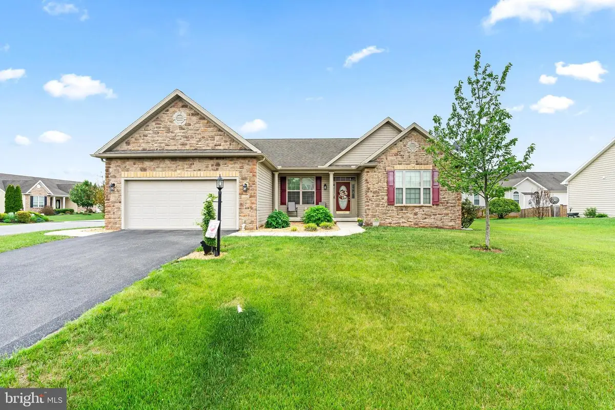 122 Balmoral Ln, Martinsburg, WV 25404 - #1