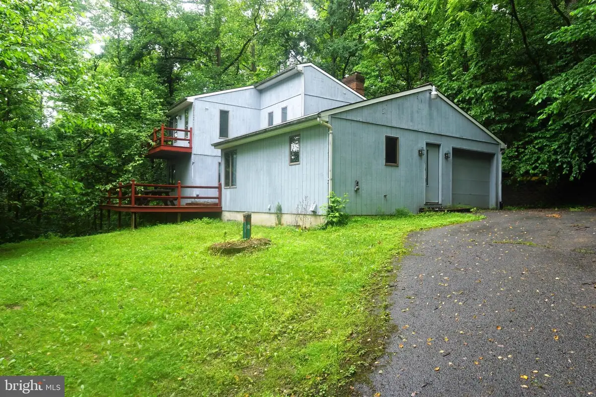 30 Fitzhugh Ln, Falling Waters, WV 25419 - #1