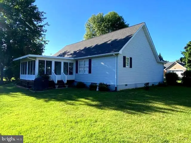 96 Phoenix Ln, Falling Waters, WV 25419 - #2