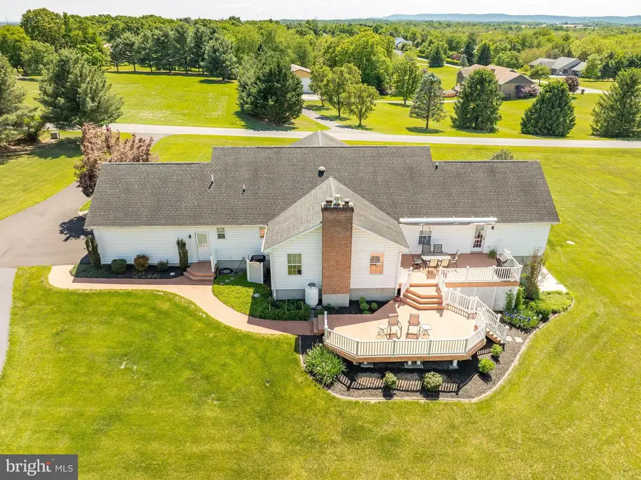 655 Ashton Dr, Falling Waters, WV 25419 - #2