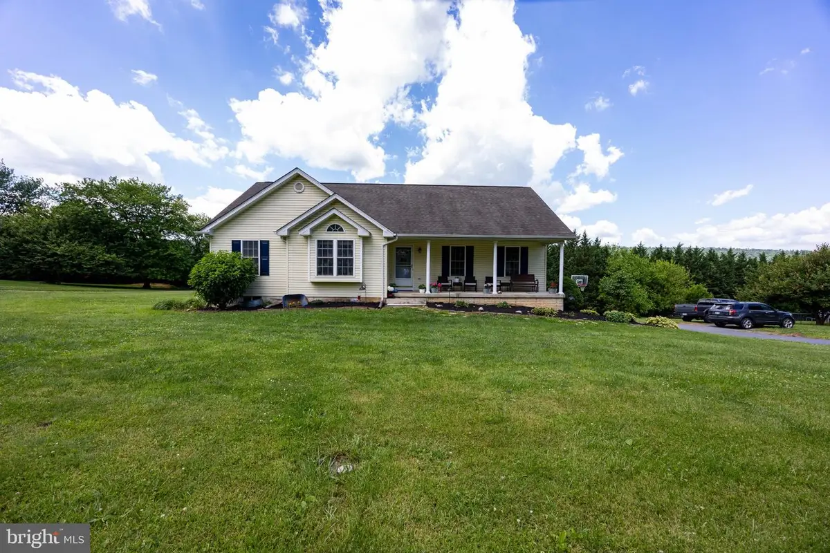 677 Ridge Rd S, Martinsburg, WV 25403 - #1