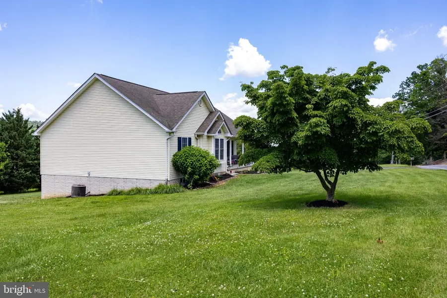 677 Ridge Rd S, Martinsburg, WV 25403 - #2