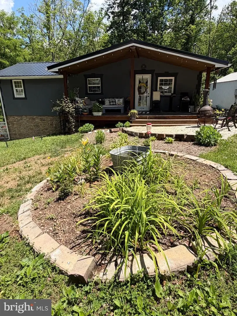 204 Raccoon Ln, Gerrardstown, WV 25420 - #1