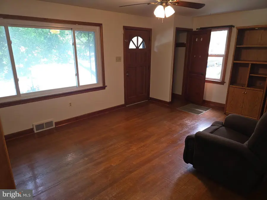 320 Hedrick Ave, Martinsburg, WV 25405 - #2
