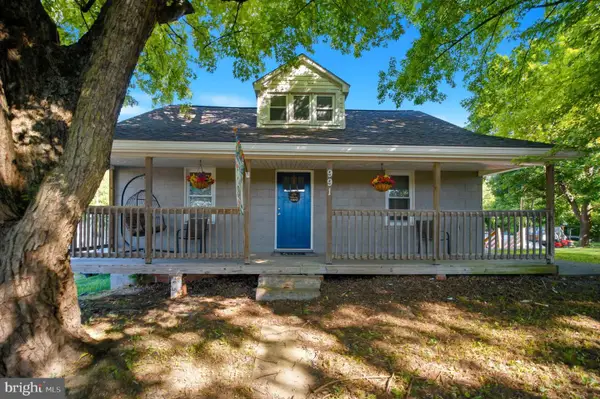 991 Hammonds Mill Rd, HEDGESVILLE, WV 25427