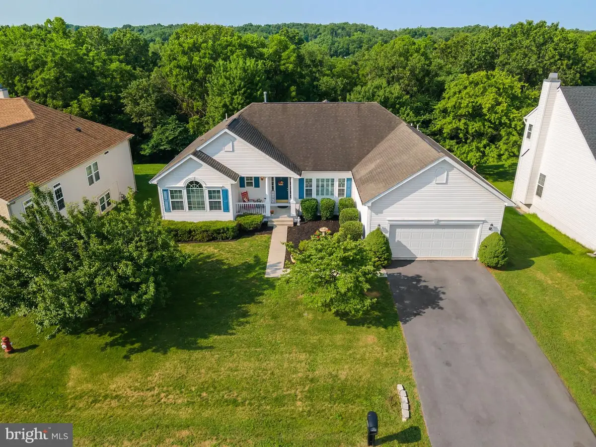 331 Hogan Dr, Martinsburg, WV 25405 - #1
