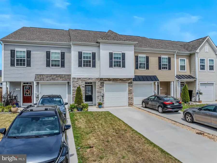 50 Billau Pl, Bunker Hill, WV 25413 - #2