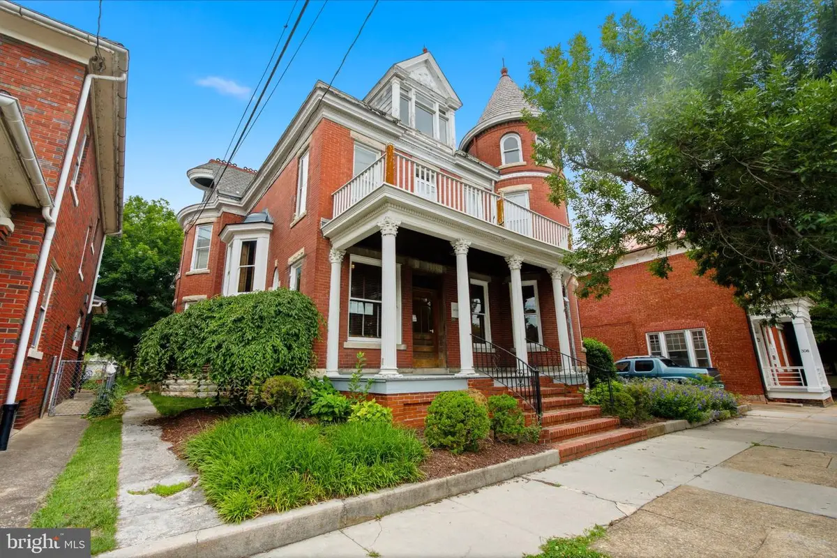310 W Burke St, Martinsburg, WV 25401 - #1