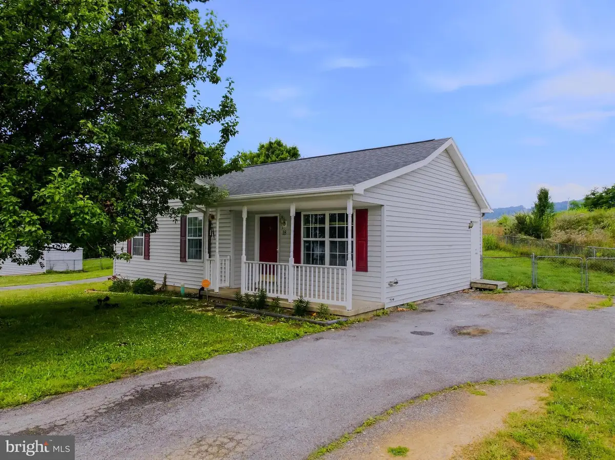 18 Pacific Blvd, Hedgesville, WV 25427 - #1