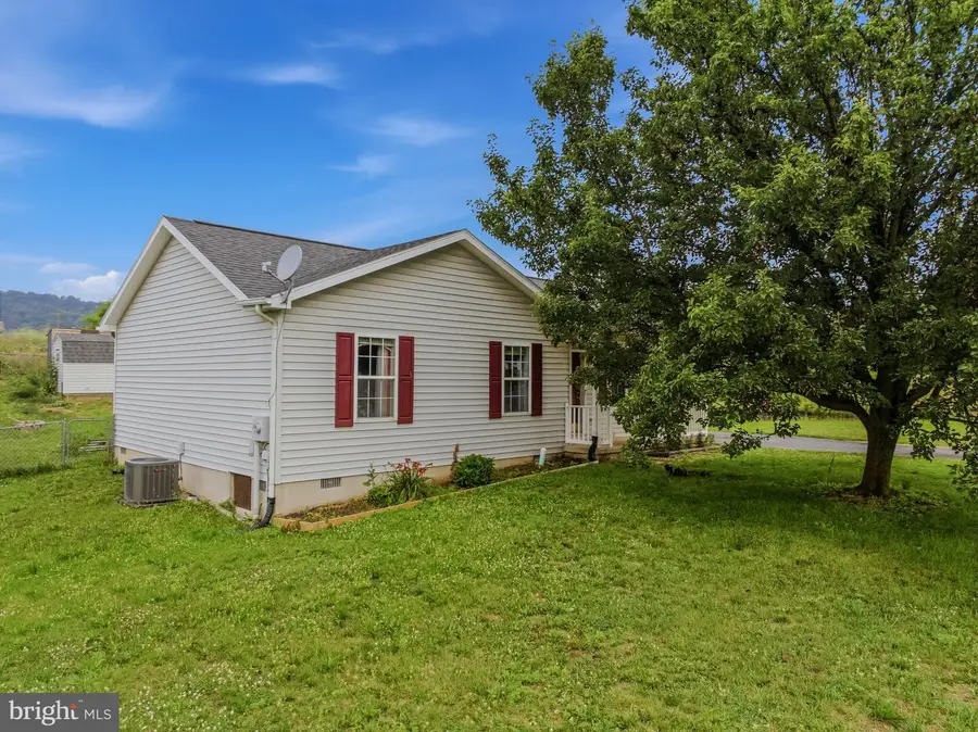 18 Pacific Blvd, Hedgesville, WV 25427 - #2