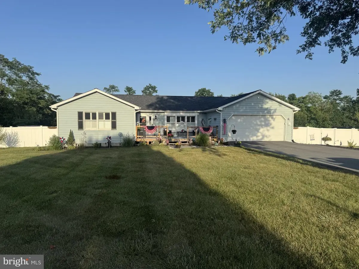530 Montmorency Dr, Bunker Hill, WV 25413 - #1