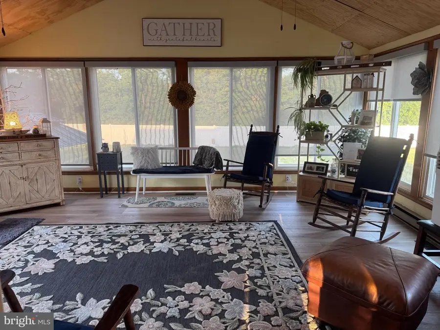 530 Montmorency Dr, Bunker Hill, WV 25413 - #2
