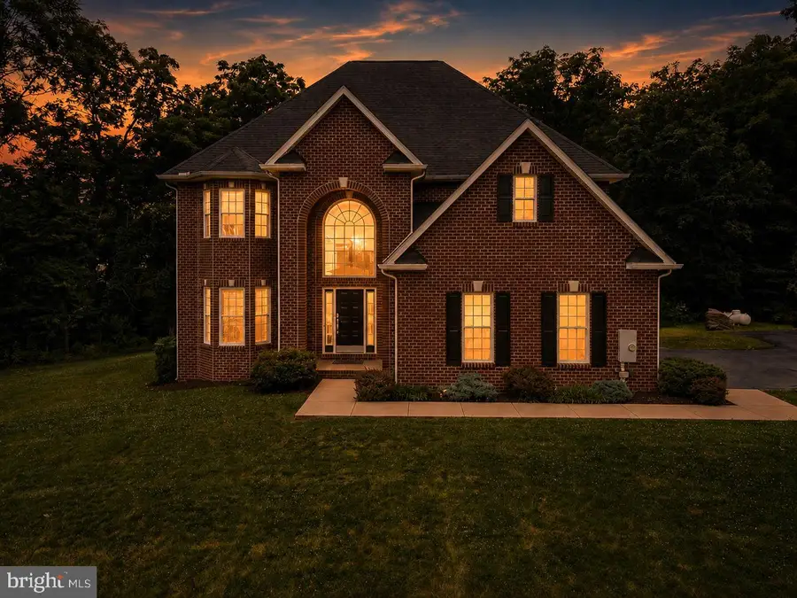 483 Sierra Dr, Martinsburg, WV 25403 - #2