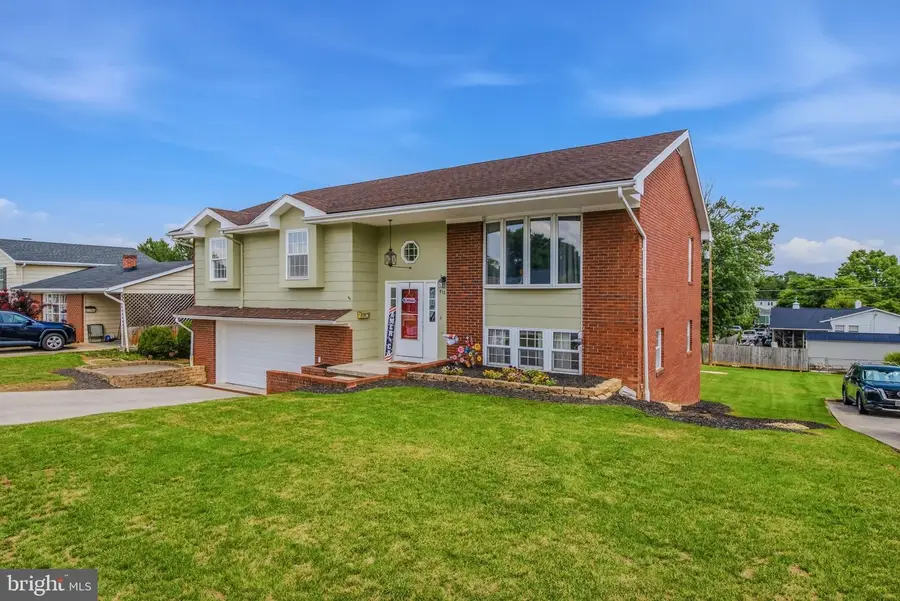 412 S Alabama Ave, Martinsburg, WV 25401 - #2