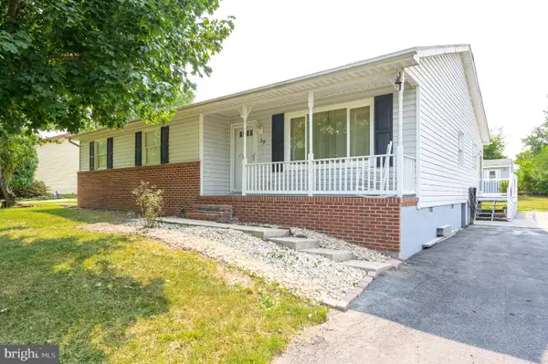 39 Rolling Meadows Dr, MARTINSBURG, WV 25404