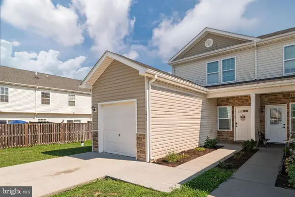 171 Continental Dr, BUNKER HILL, WV 25413