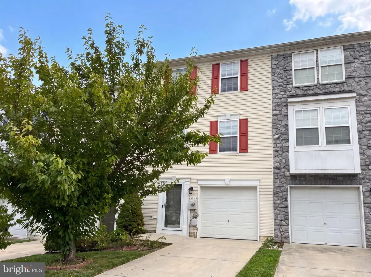 42 Council Ct, Falling Waters, WV 25419 - #1