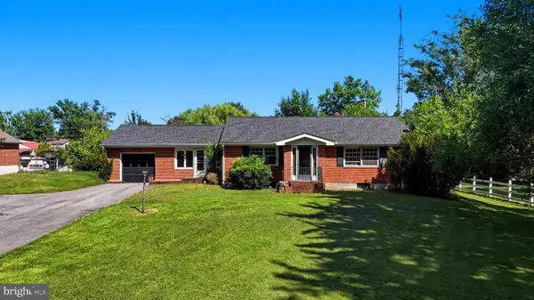 950 Williamsport Pike, MARTINSBURG, WV 25404