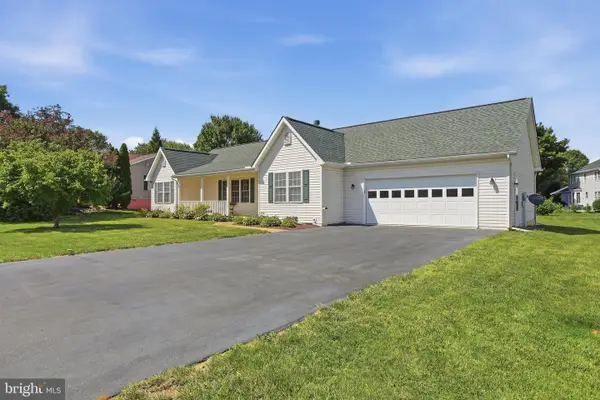 142 Hastings Dr, FALLING WATERS, WV 25419