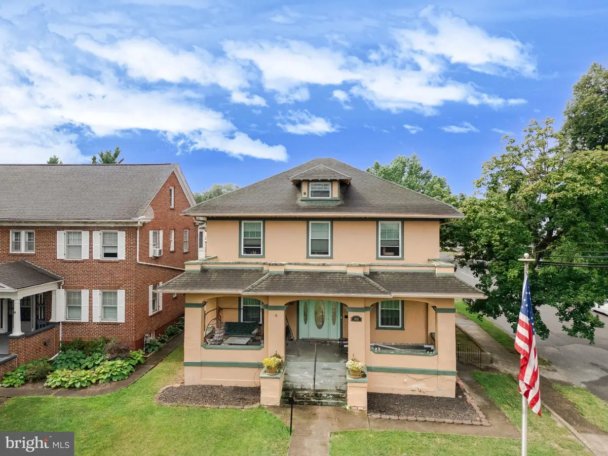 1025 W King St, Martinsburg, WV 25401 - #1