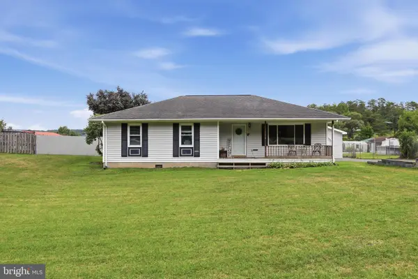 102 Wishbone Cir, HEDGESVILLE, WV 25427