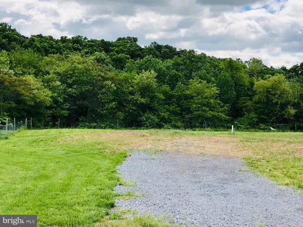 273 Titania, HEDGESVILLE, WV 25427