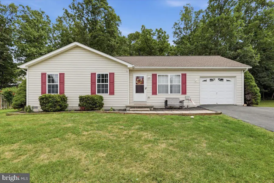 109 Thoreau Dr, Inwood, WV 25428 - #2