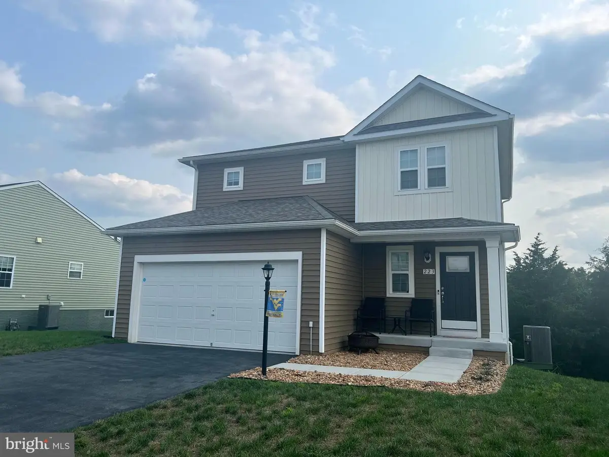 223 Luxor Ct, Bunker Hill, WV 25413 - #1