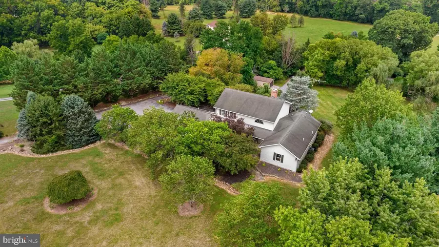 955 Stayman Dr, Falling Waters, WV 25419 - #2