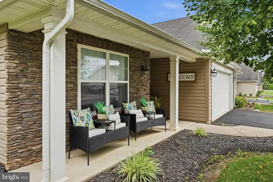 33 Chennault Trl, Falling Waters, WV 25419 - #2