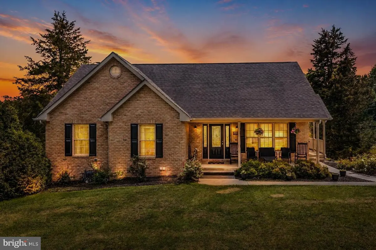 906 Conner Bowers Rd, Hedgesville, WV 25427 - #1