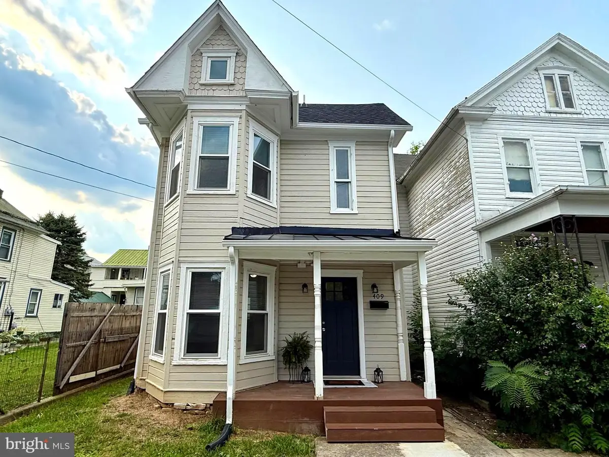 409 Faulkner Ave, Martinsburg, WV 25401 - #1
