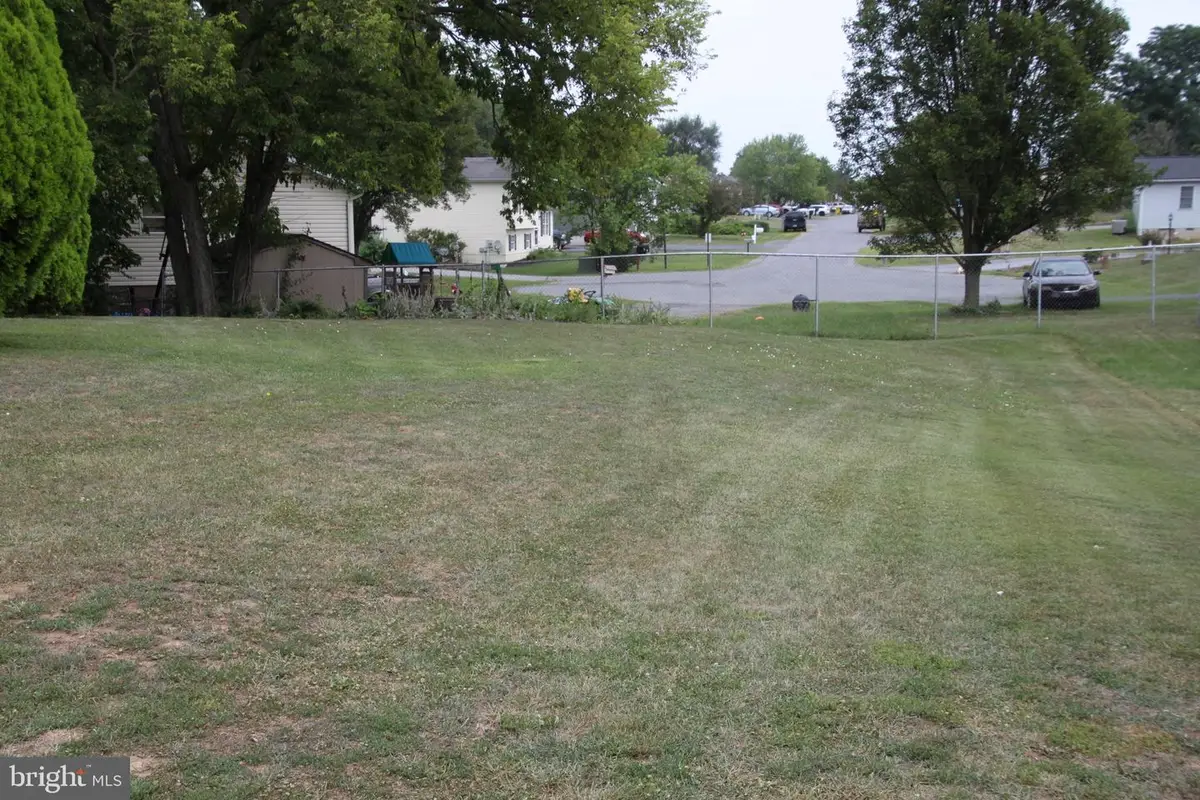 637 Mimosa Dr, Martinsburg, WV 25404 - #1